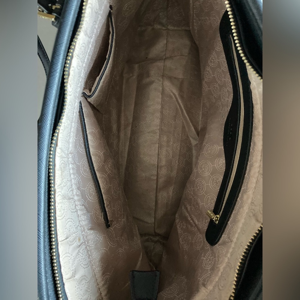 Michael Kors Jet Set Bag - Picture 3 of 4